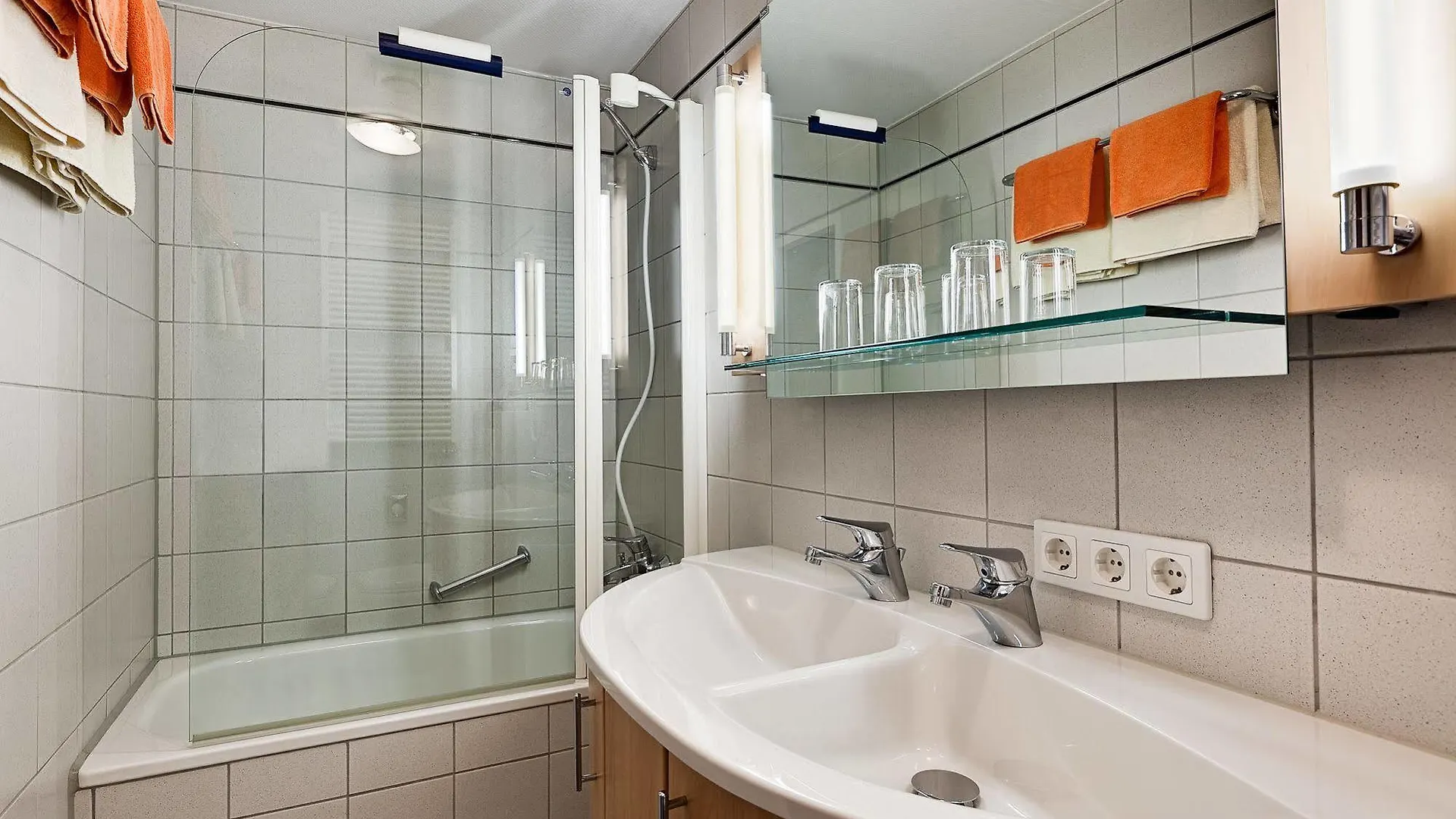 Nuernberger Trichter Family-Business Hotel Garni 3*, Nuremberga